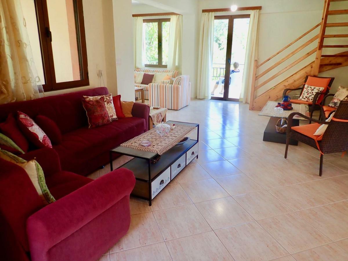Marika'S House Villa Alonai Bagian luar foto